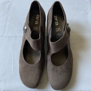 Ara Luftpolster leather suede shoes size 9.5 Mary Jane Style Dancing Shoes